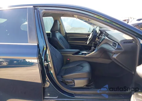 2020 Toyota Camry Se z USA, uszkodzony, nr VIN 4T1G11AK3LU309679